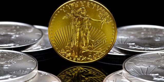 Золото и серебро приобретают статус денег в США